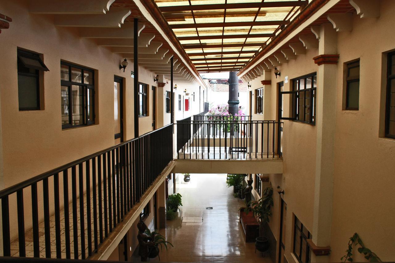 فندق Casa Blanca تيكيسكيابان المظهر الخارجي الصورة